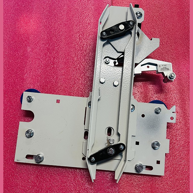 Каретка дверей кабины быстроходная с отводкой проем 1200мм 0621Е.03.10.020МП-04 ЩЛЗ